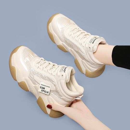Damen Sportliche Fashion-Sneaker mit ergonomischer Dämpfung und glänzendem Obermaterial R&B