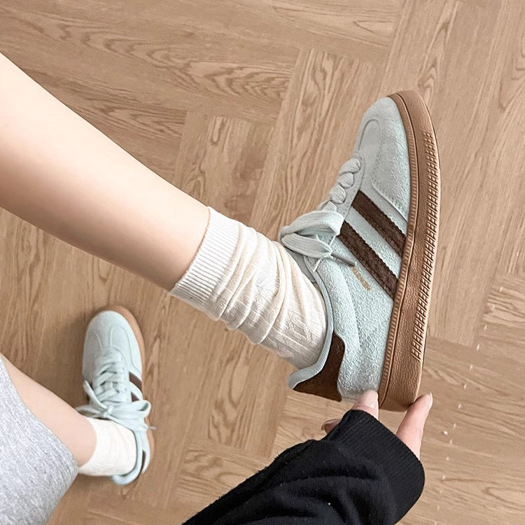Damen Sportliche Sneakers aus weichem Wildleder mit atmungsaktiven Einsätzen