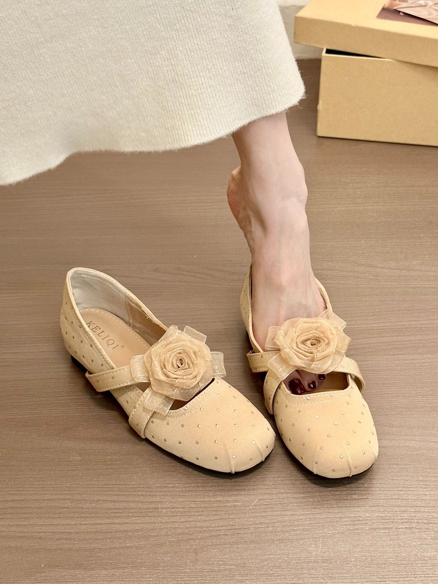 Damen elegante Ballerinas mit dekorativen Blütenapplikationen R&B