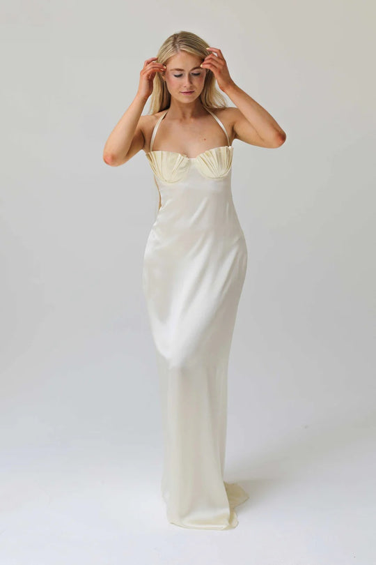 Damen Abendkleid mit tailliertem Oberteil und raffinierten Falten R&B