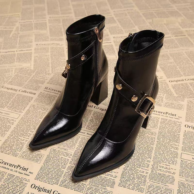Damen Stiefeletten mit elegantem Blockabsatz und modischer Schnallenverzierung EB