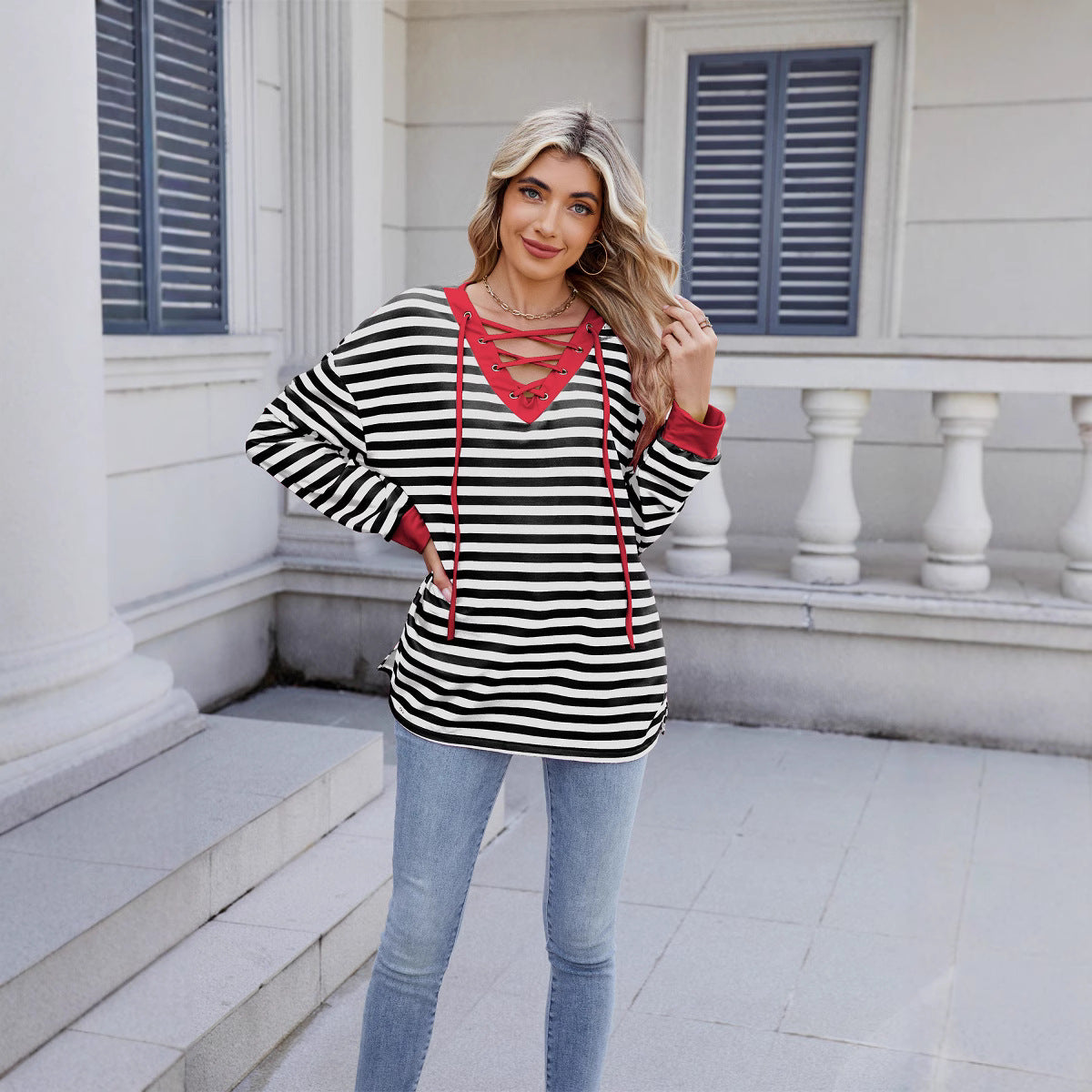 Damen modischer Cropped Pullover mit auffälligem Schnürdetail R&B