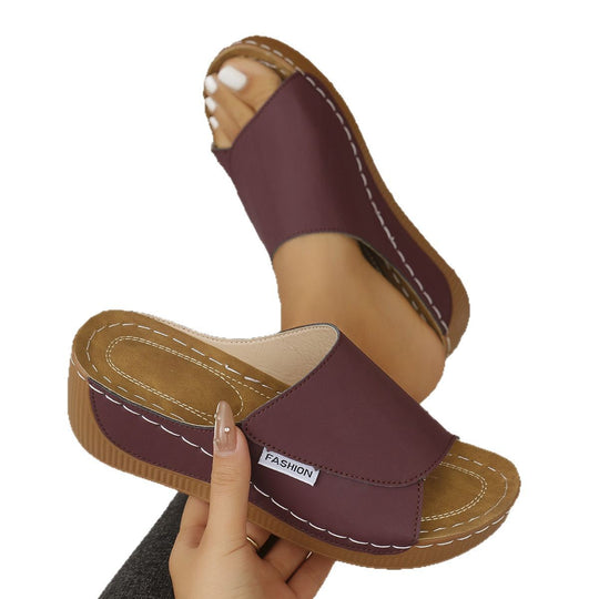 Damen Wedge-Pantoletten mit elegantem Schnitt und modischem Riemendesign R&B