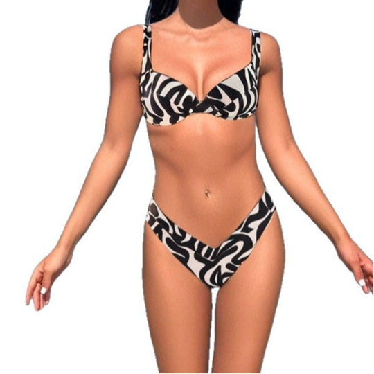 Damen Triangel-Bikini mit unterstützenden Polsterungen und modischem Muster R&B