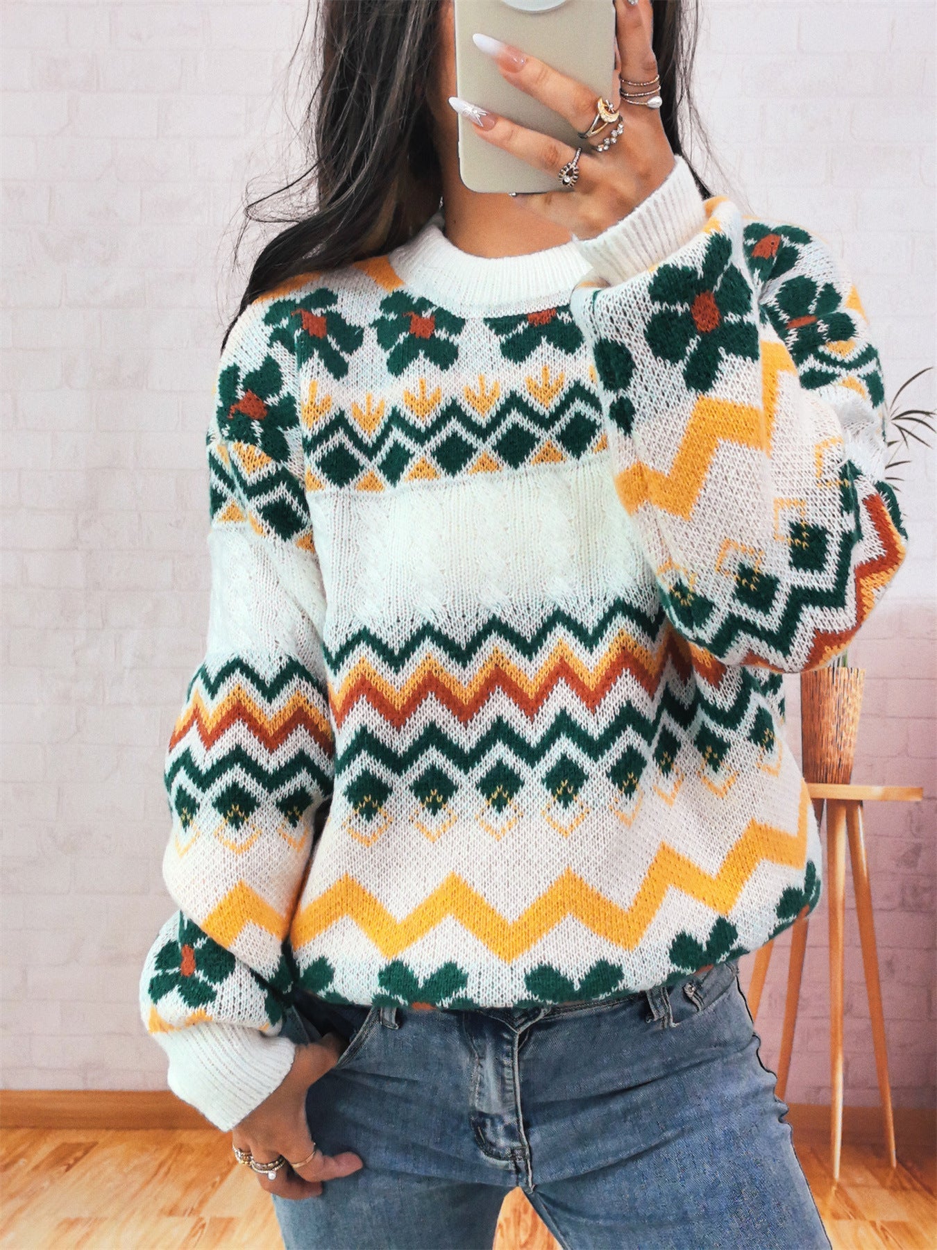 Damen Grobstrickpullover mit buntem Zickzackmuster und floralen Akzenten R&B