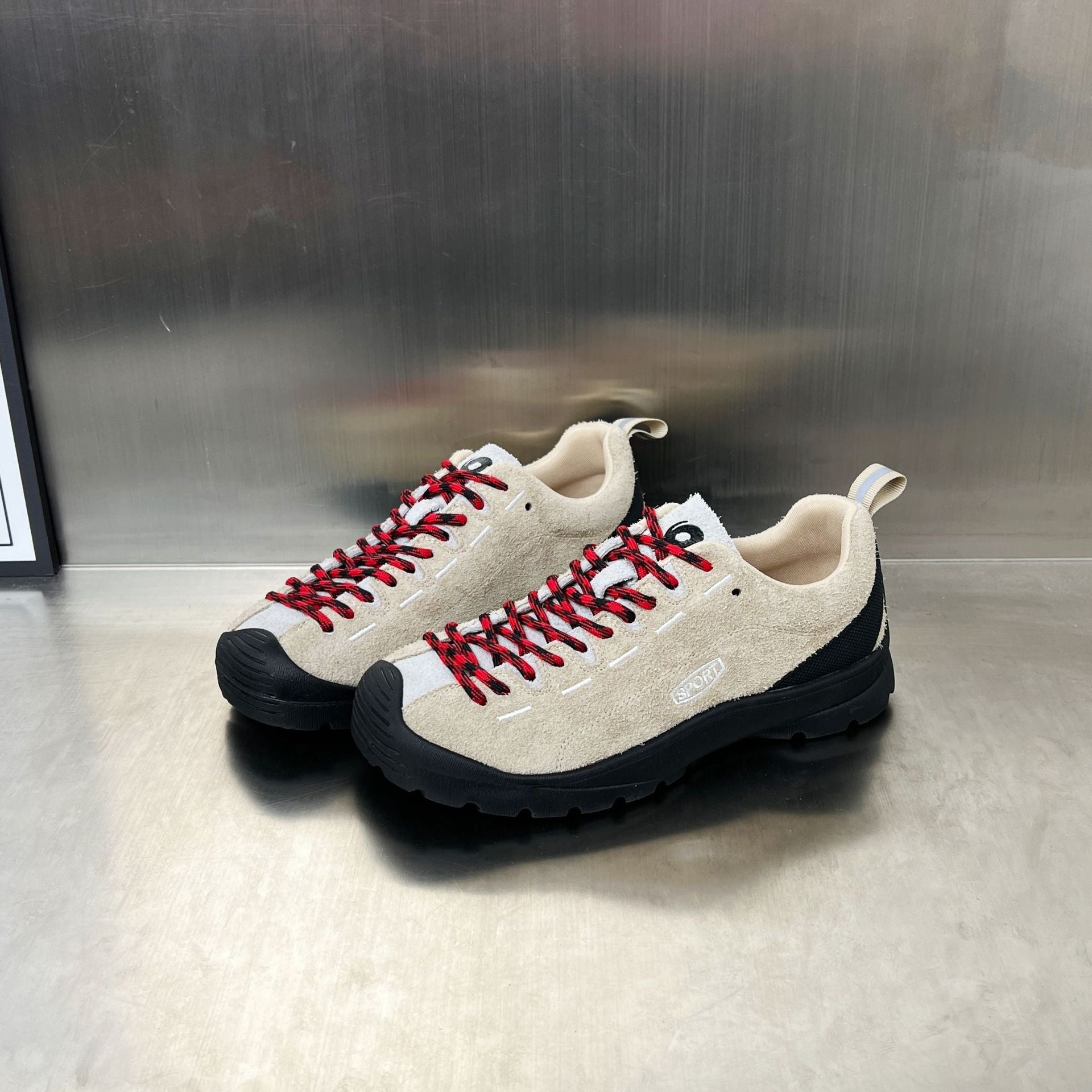 Damen Outdoor-Sneaker mit robustem Profil und atmungsaktiver Oberfläche R&B