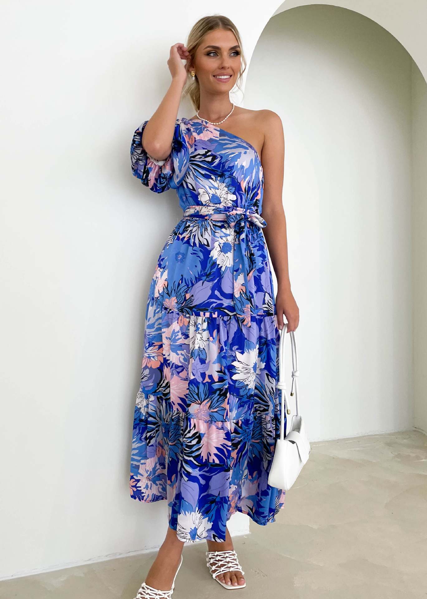 Damen Maxikleid mit verspieltem asymmetrischen Schnitt und Puffärmel R&B