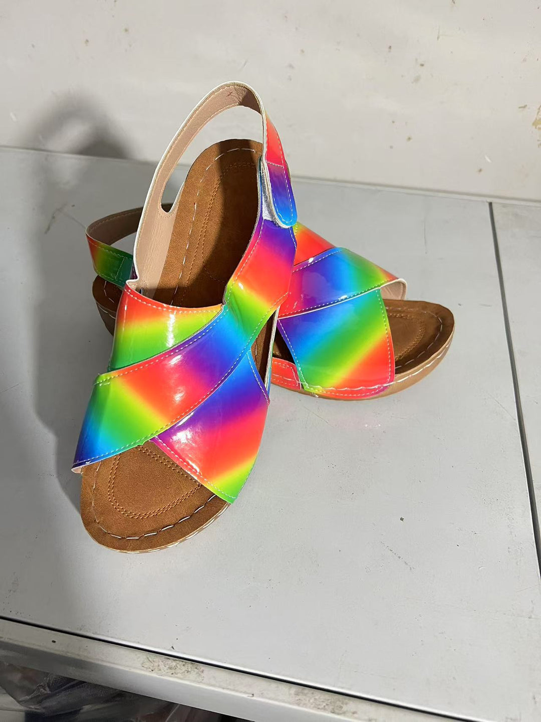 Damen modische Sandalen mit verstellbarem Riemen und anatomischem Fußbett R&B