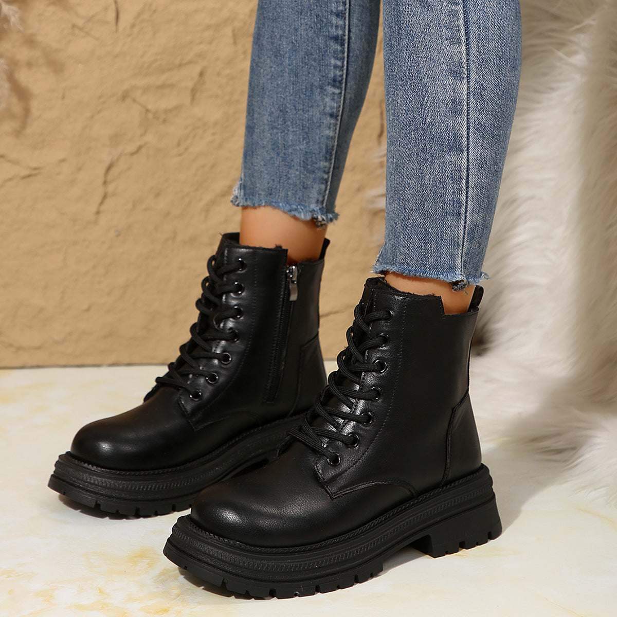 Damen Schnürboots mit robustem Profil und modischem Reißverschluss R&B