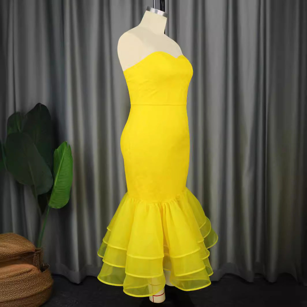 Damen Abendkleid mit schulterfreiem Oberteil und voluminösem Volantsaum R&B