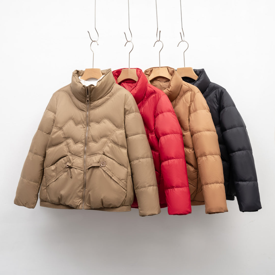Damen Steppjacke mit dekorativen Knopfdetails und hohem Kragen R&B