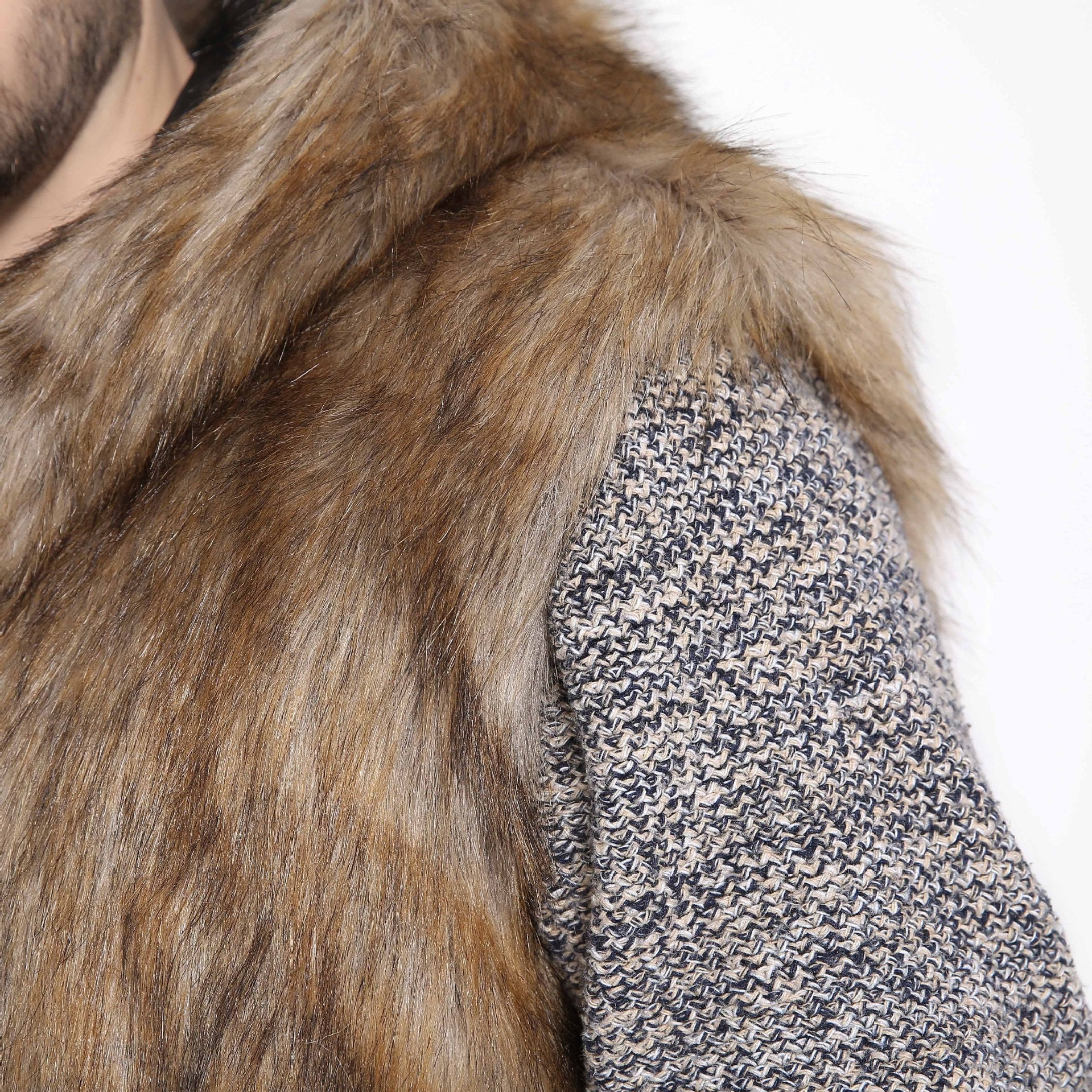 Herren Elegante Kunstpelzjacke mit Kapuze und seitlichen Taschen R&B