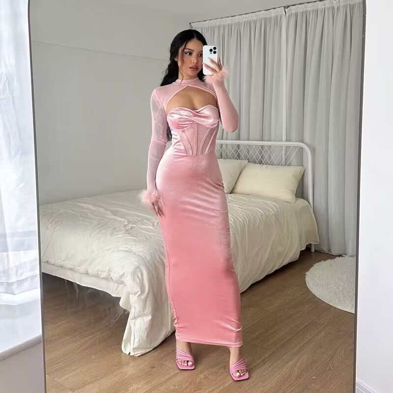 Damen Maxikleid mit innovativer Korsett-Oberpartie und transparenten Ärmeln R&B