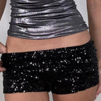 Damen figurbetonte Kunstleder-Shorts mit dekorativen Nieten und seitlichen Taschen R&B