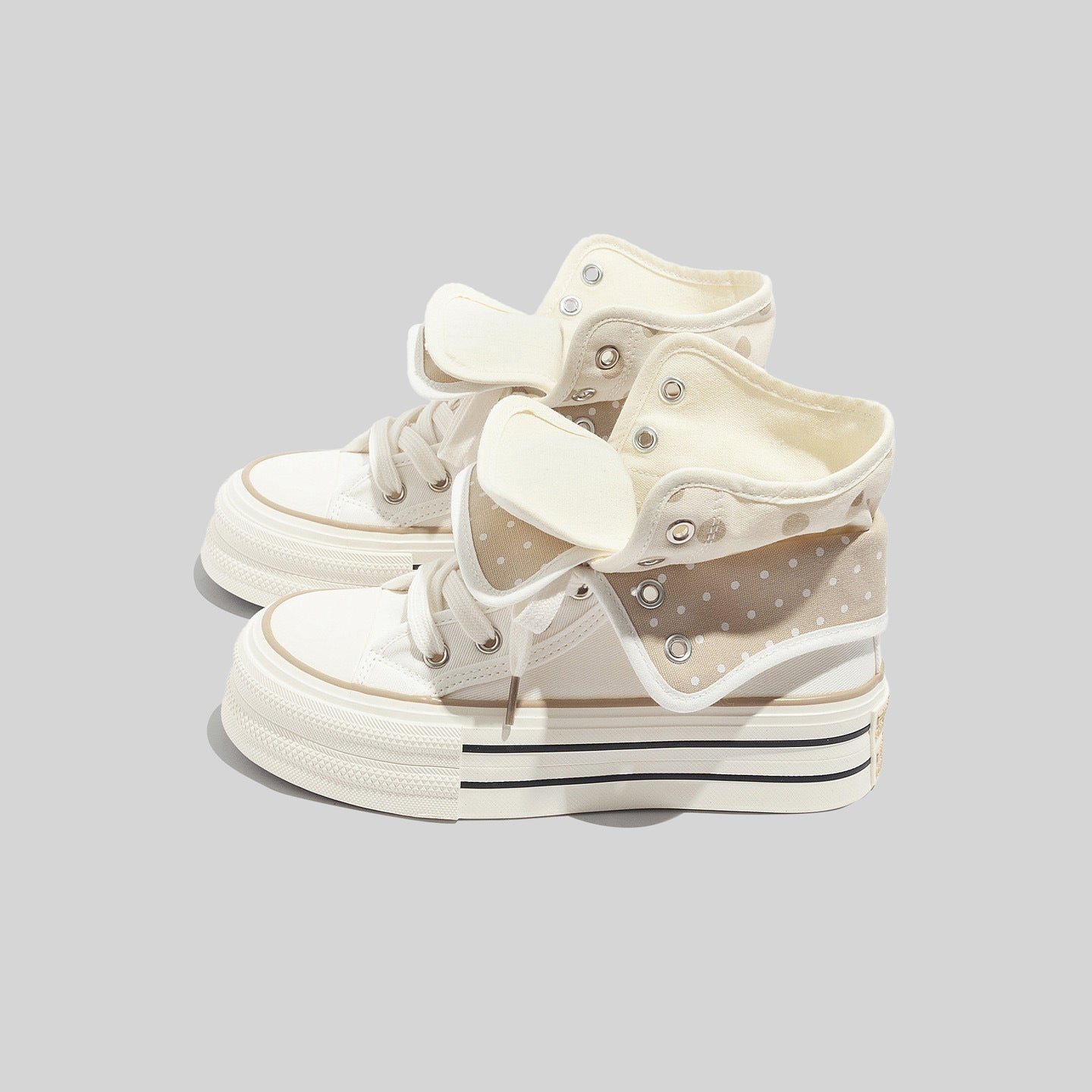Damen Sneakers mit ausdrucksvoller Klappfunktion und modischem Punktemuster