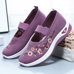 Damen Sportliche Slip-On Sneakers mit floralem Stickdesign