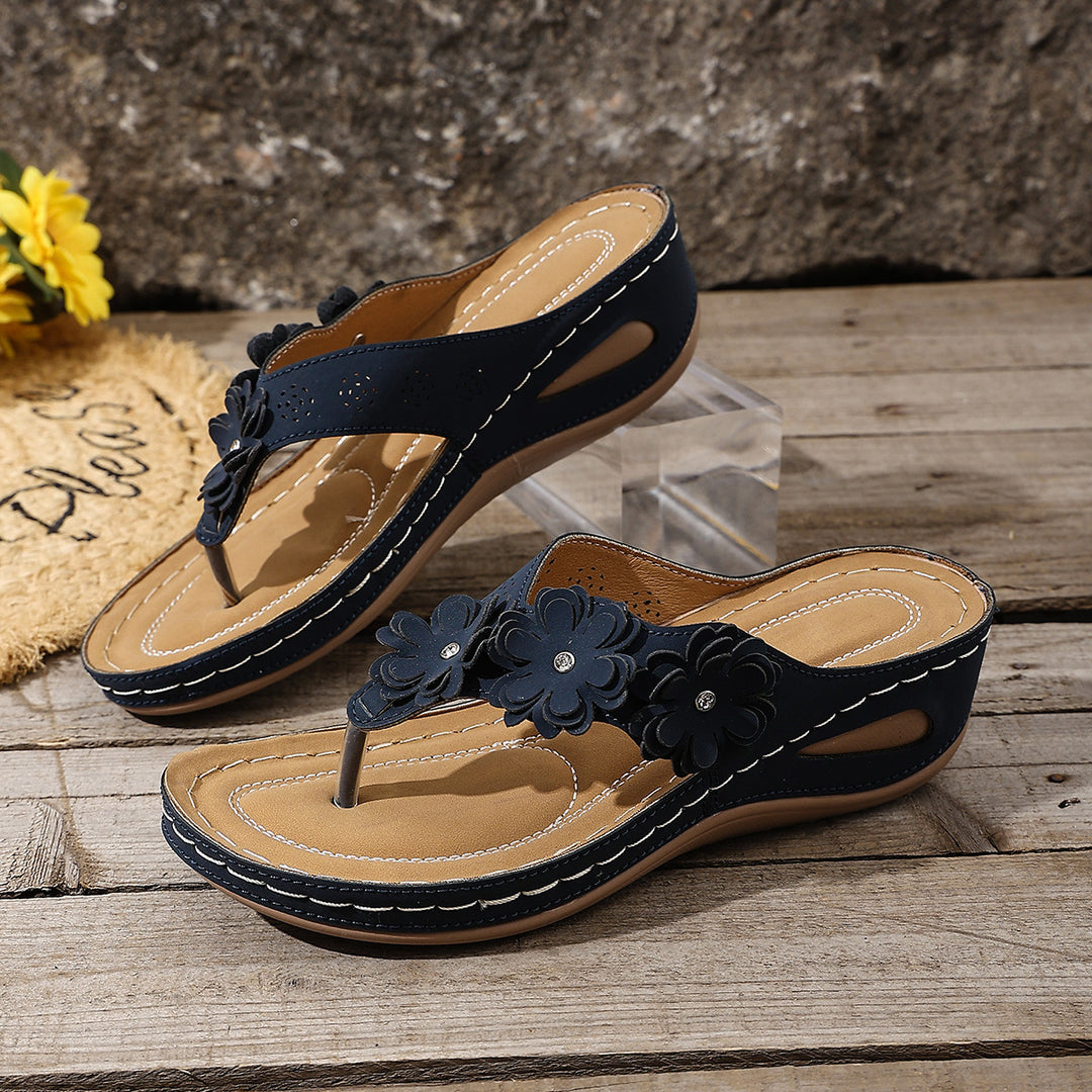 Damen Wedge-Sandaletten mit floralem Dekor und ergonomischem Fußbett R&B