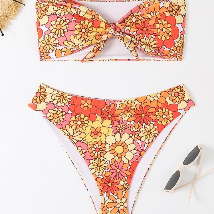 Damen Bandeau Bikini mit modischem Blumenmuster und verspieltem Knotendetail R&B
