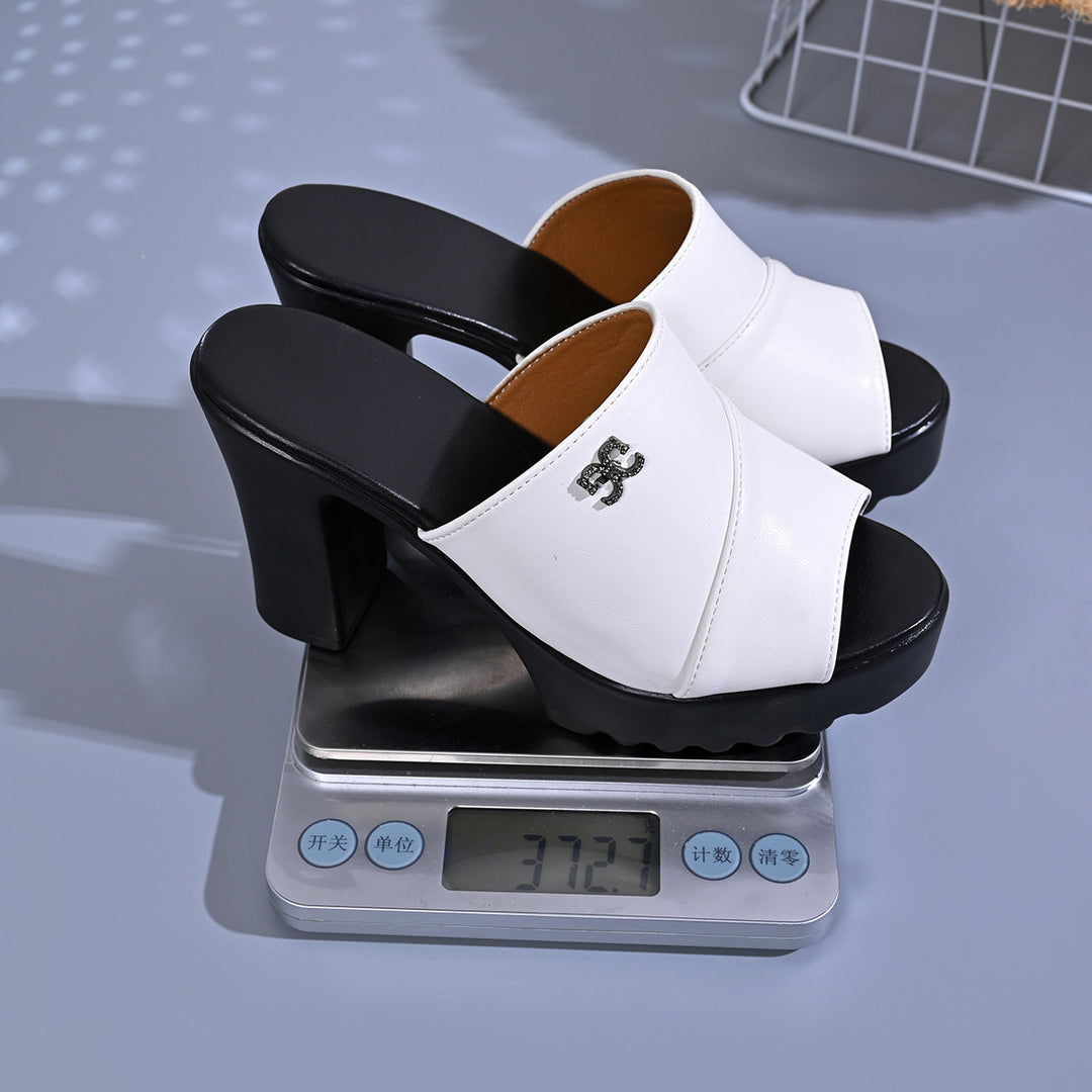 Damen Plateau-Pantoletten mit elegantem Riemendesign und bequemer Sohle R&B
