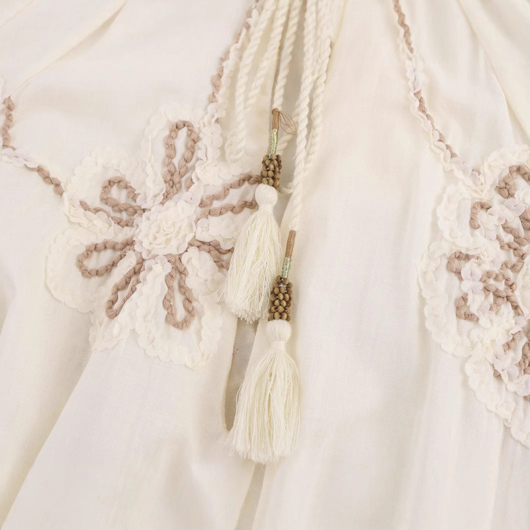 Damen Bluse mit floralem Stickmuster und eleganten Quasten R&B