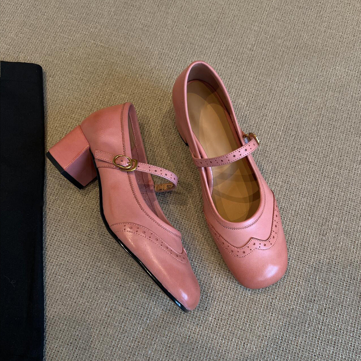 Damen elegante Mary Janes mit modischem Riemen und hochwertiger Ledersohle R&B