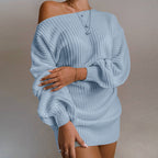 Damen Strickkleid mit schulterfreiem Design und voluminösen Ärmeln