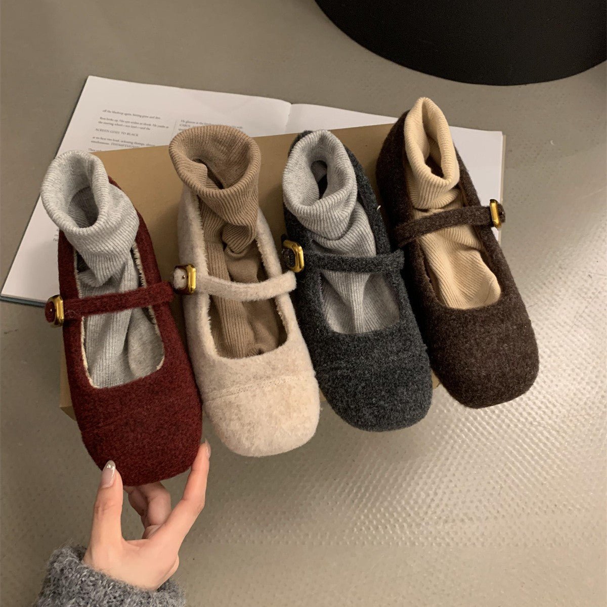 Damen bequeme Hausschuhe mit verstellbarem Riemen und weichem Innenfutter R&B