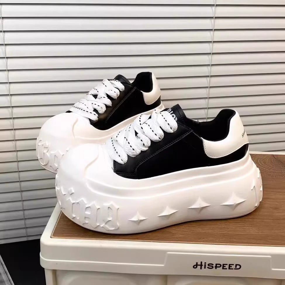 Damen Sneakers mit gesteigertem Plateau-Design und modischer Ziersteppung R&B