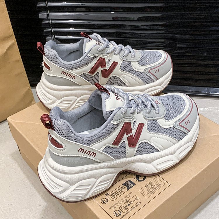 Damen Sportliche Sneakers mit futuristischem Design und atmungsaktiven Mesh-Einsätzen R&B