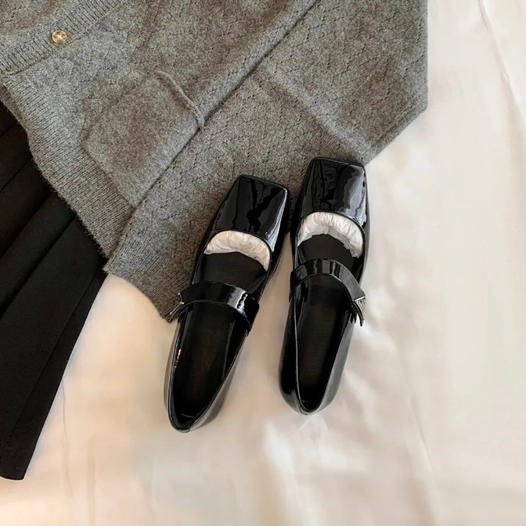Damen Ballerinas mit quadratischem Zehenbereich und elegantem Riemen R&B