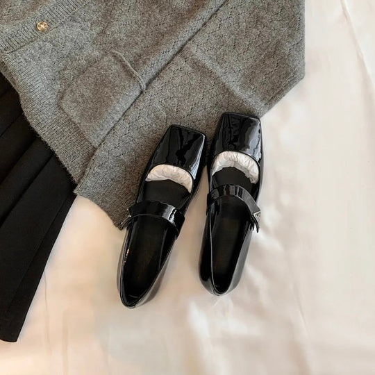 Damen Ballerinas mit quadratischem Zehenbereich und elegantem Riemen R&B