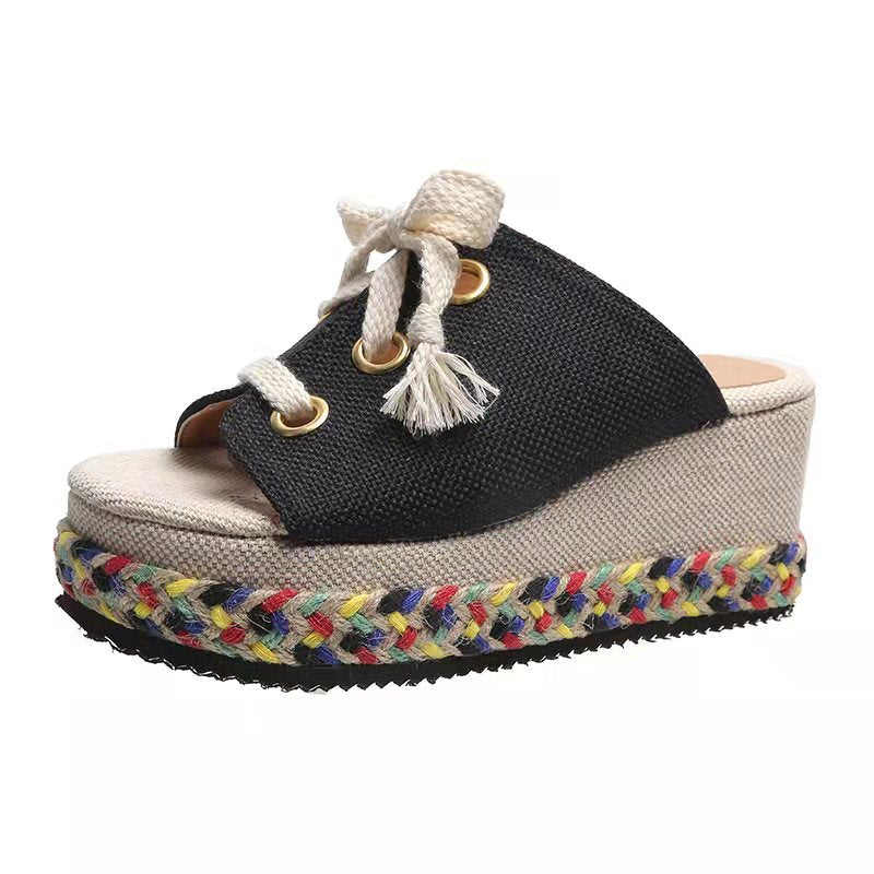 Damen Wedge-Pantoletten mit modischen Schnürdetails und farblich abgesetztem Jutenrand R&B