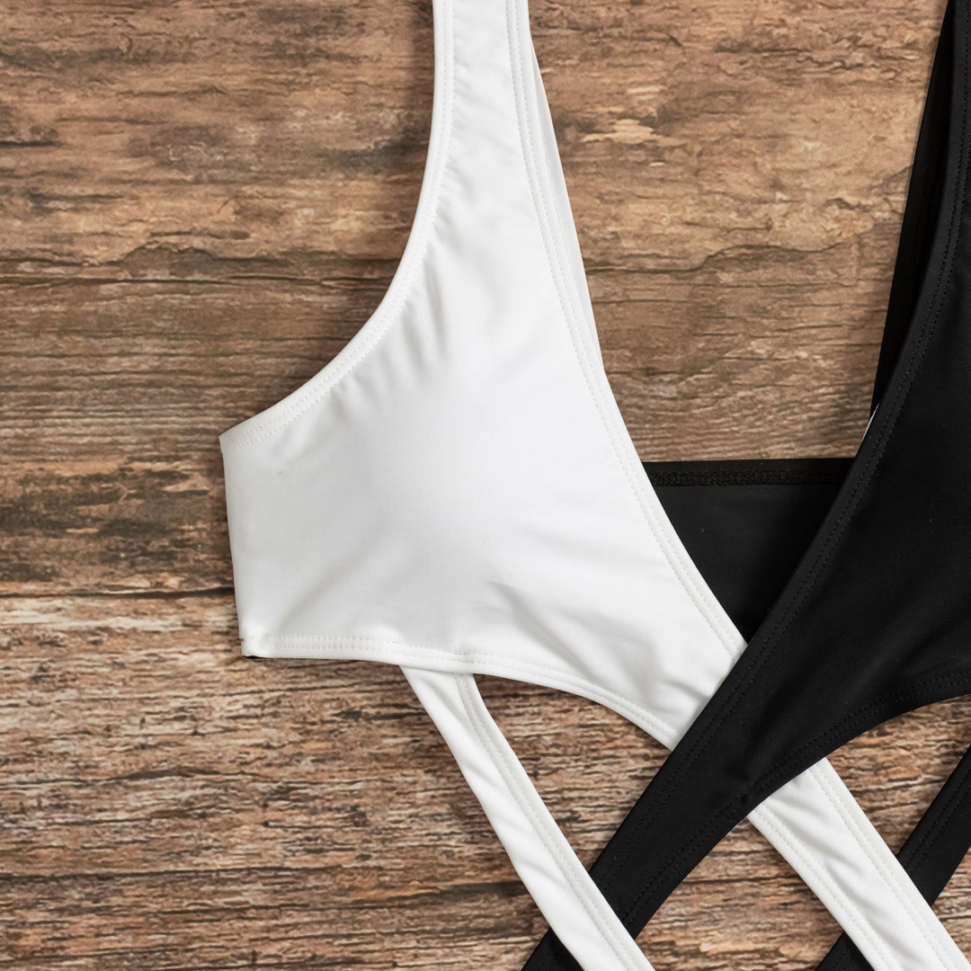 Damen Cut-Out Einteiler Badeanzug mit asymmetrischem Design und modischen Trägern R&B