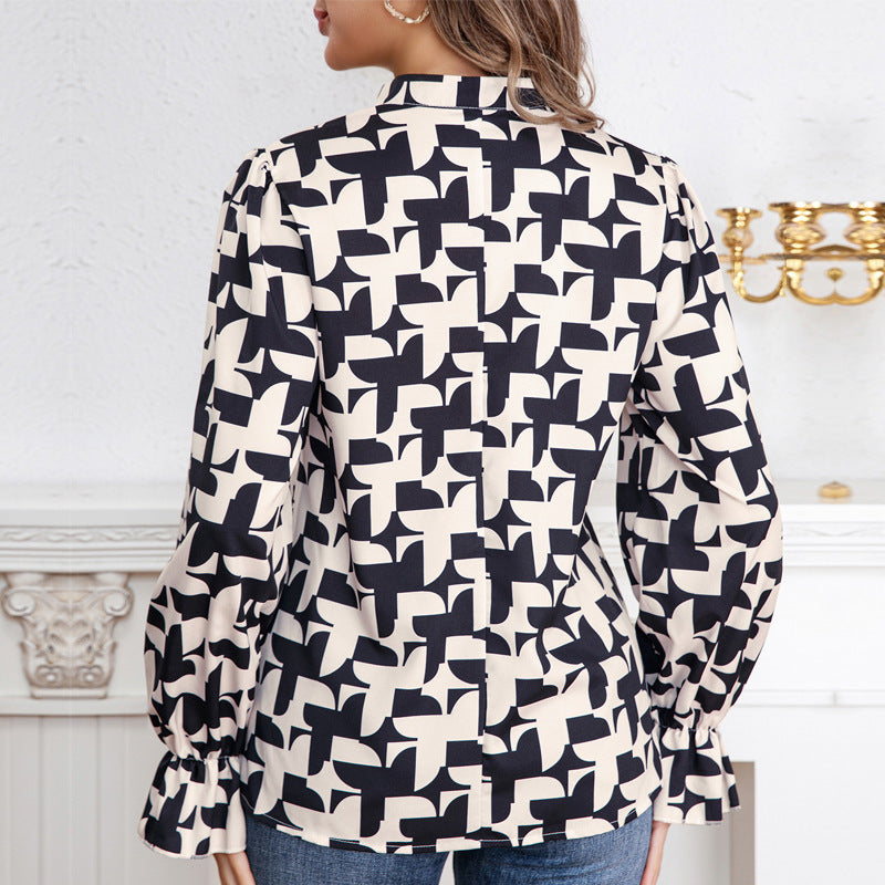 Damen Bluse mit modernem geometrischem Muster und eleganten Rüschendetails R&B
