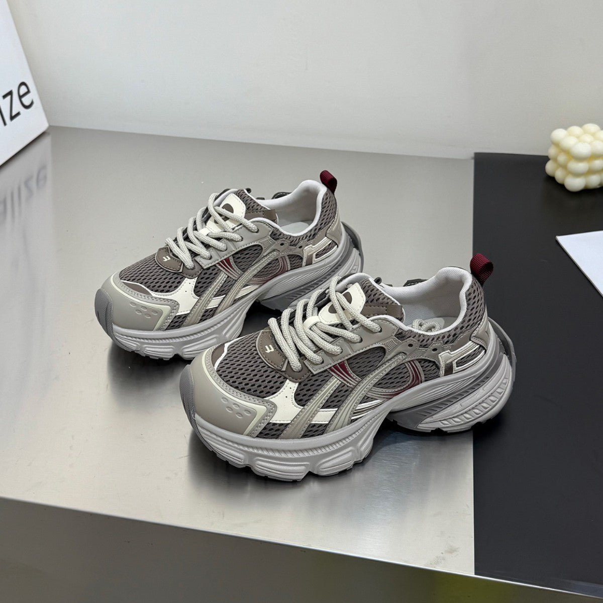 Damen moderne Dämpfung Sneakers für hohen Tragekomfort R&B
