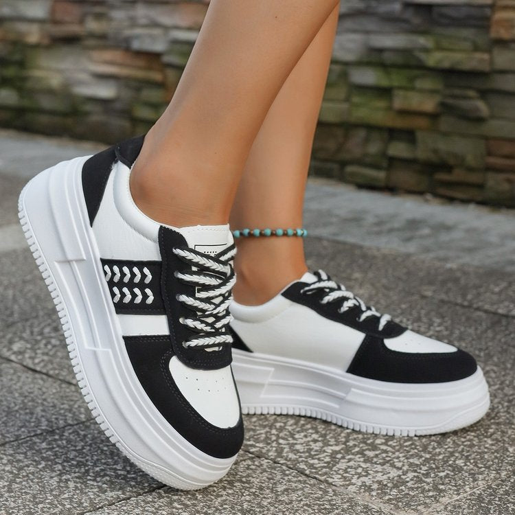 Damen Plateau-Sneaker mit innovativer Sohlenkonstruktion und modischem Schnürdesign R&B