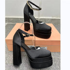 Damen Plateau-Pumps mit Strassverzierung R&B