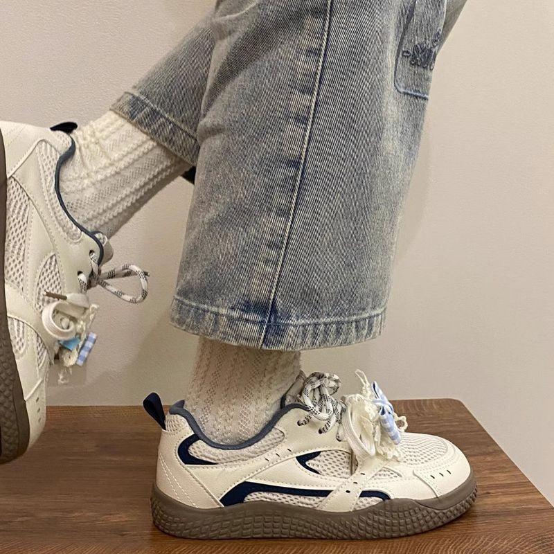 Damen Sneakers mit verspielt floralem Design und innovativer Schnürung R&B