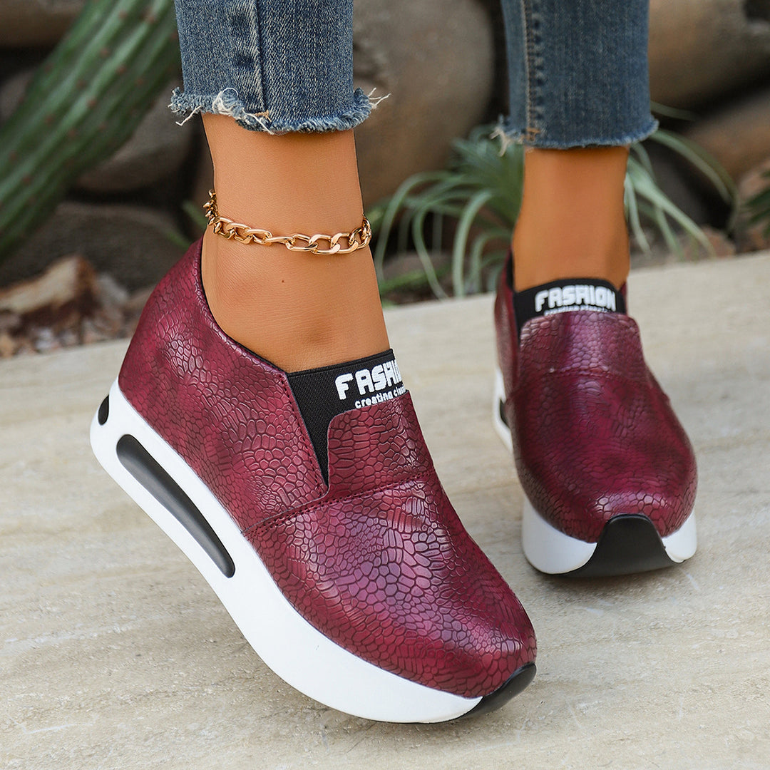 Damen Modische Slip-On Sneakers mit schickem Krokodesign und dämpfendem Fußbett R&B