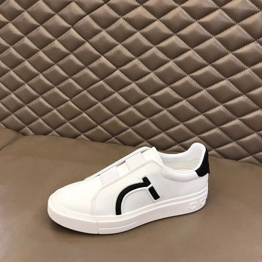 Damen Sportliche Slip-On Sneakers mit modernem Design und elastischem Riemen R&B