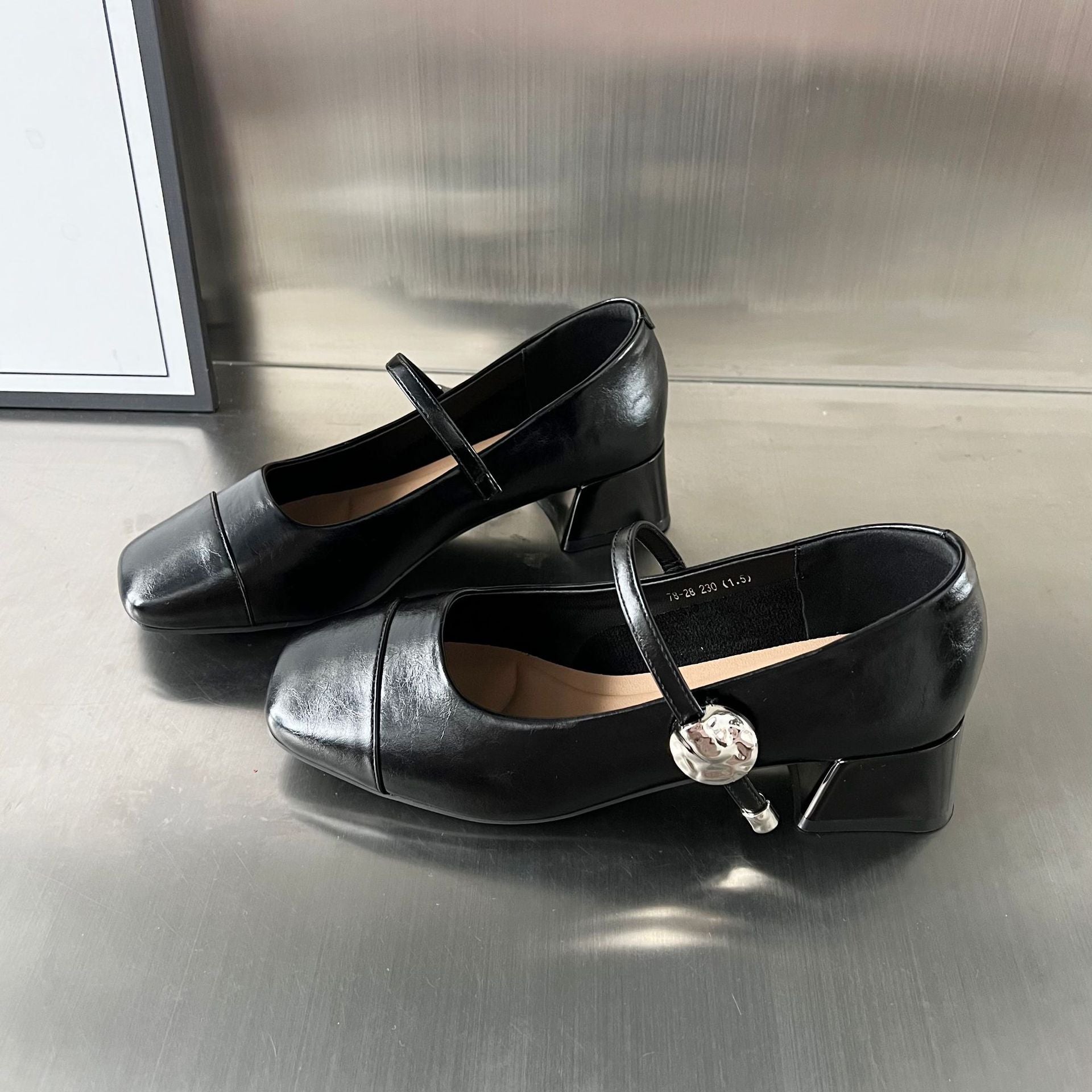 Damen elegante Pumps mit modischem Riemen und bequemer Blockabsatz R&B