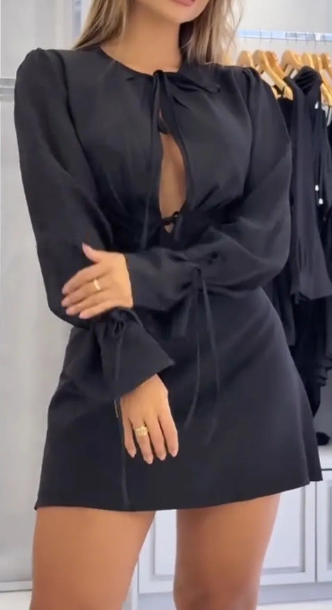 Damen zeitloses Minikleid mit tiefem V-Ausschnitt und Schleifenärmel R&B
