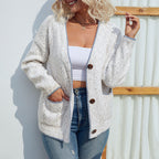 Damen gemütliche Strickjacke mit großen aufgesetzten Taschen und Knöpfen