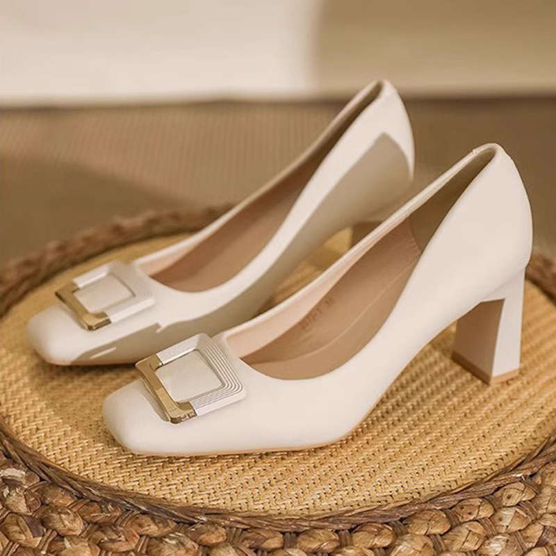 Damen Elegante und komfortable Pumps mit modischer Schnallenverzierung R&B