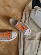 Damen Modische Sneakers im lässigen Stil mit auffälligen Schnürsenkeln