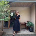 Damen Elegantes Maxi-Kleid mit hohem Ausschnitt und harmonischem Schnitt R&B