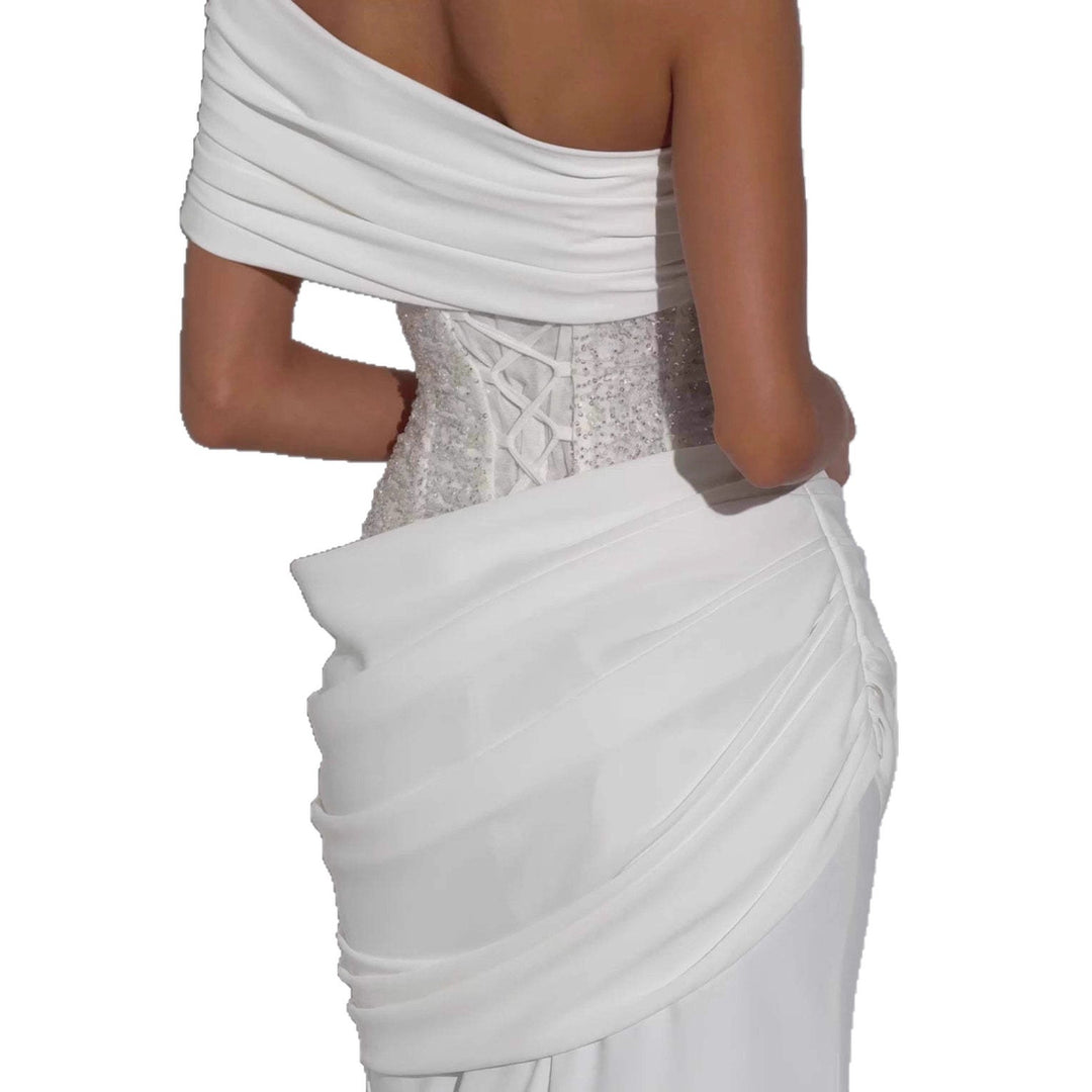Damen Elegantes und figurbetontes Abendkleid mit asymmetrischem Ausschnitt R&B