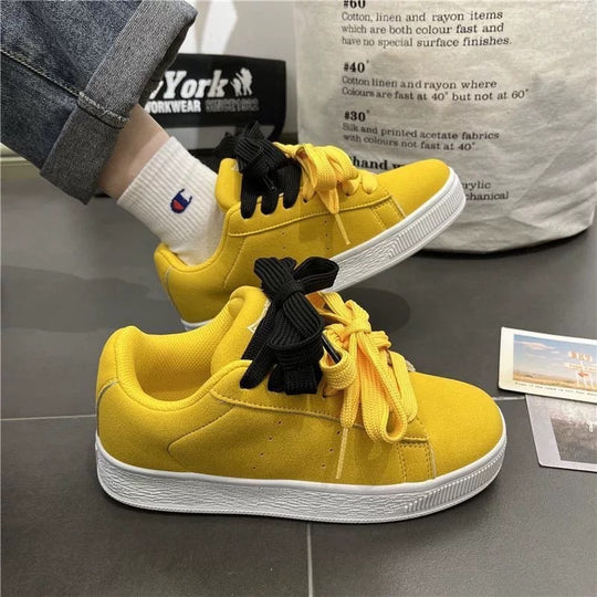 Damen Sneakers im sportlichen Stil mit hochwertiger Oberflächenstruktur R&B
