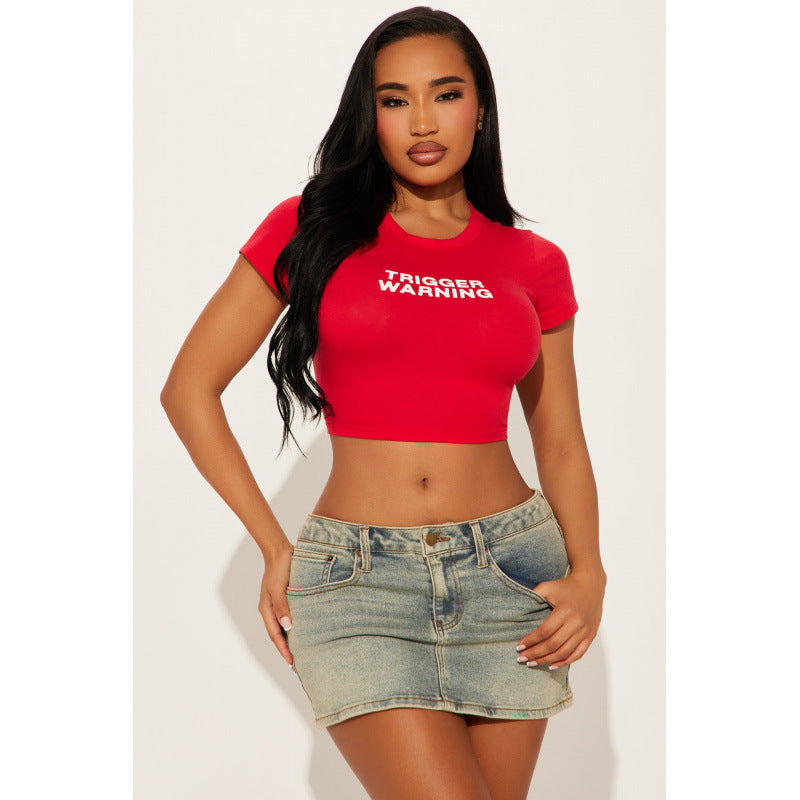 Damen cropped T-Shirt mit modernem Schriftzug und figurbetontem Schnitt R&B
