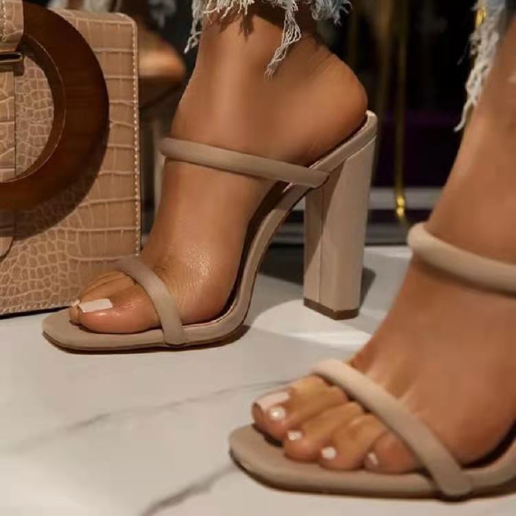 Damen nan elegante Schlüpf-Sandalette mit eckiger Zehenpartie schlanken Riemen und stabilem Blockabsatz R&B